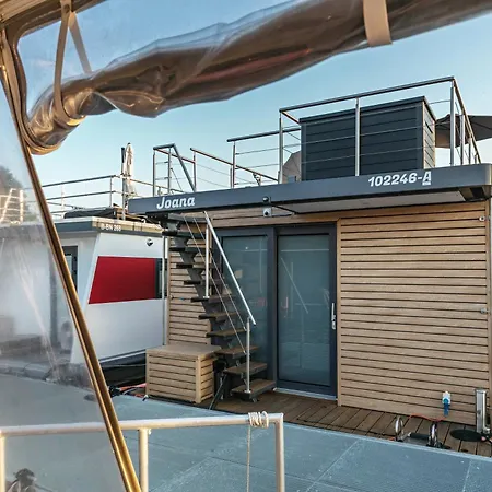 Ботель Hausboot Joana Цеденик