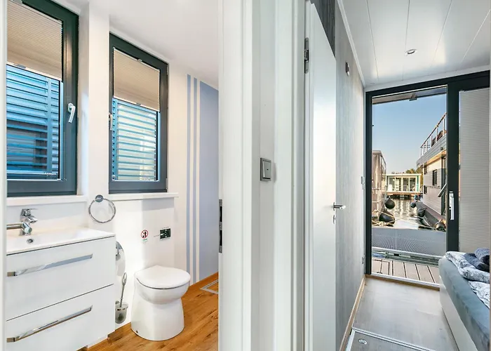 بوتيل Hausboot Joana