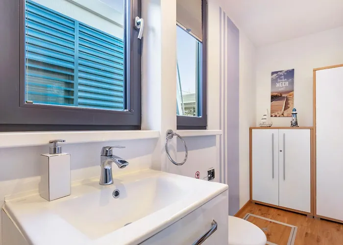 Hausboot Joana تسيهدينك