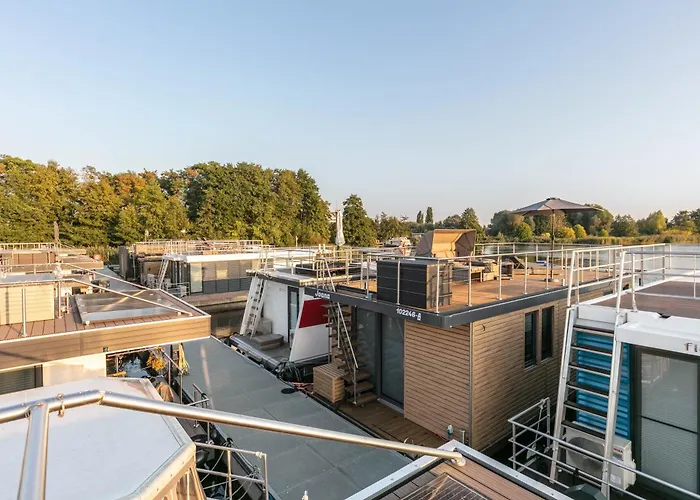 بوتيل Hausboot Joana تسيهدينك